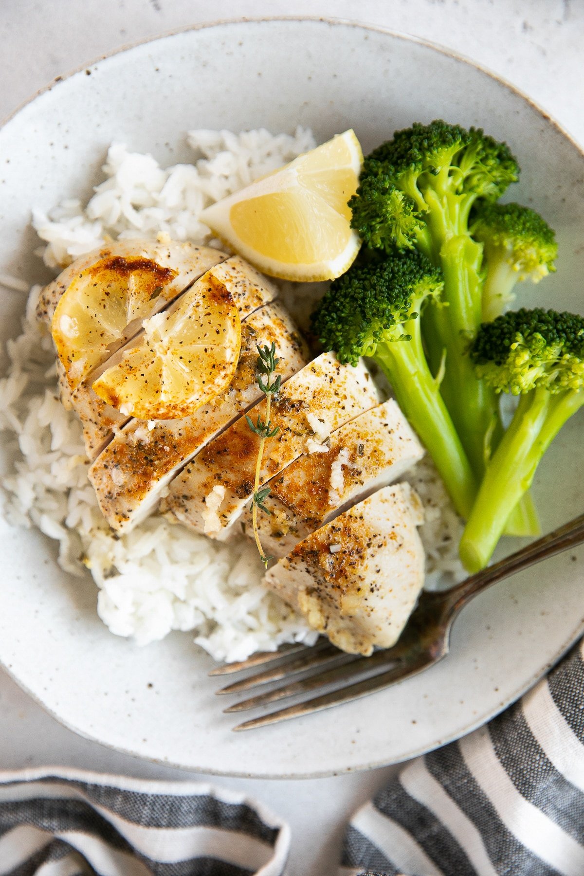 Easy Baked Lemon Chicken: Moist, Flavorful & A Family Favorite